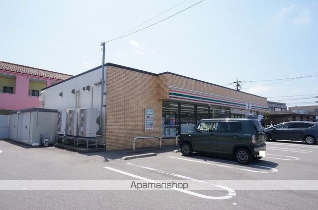コンビニ　セブンイレブン（コンビニ）まで234m