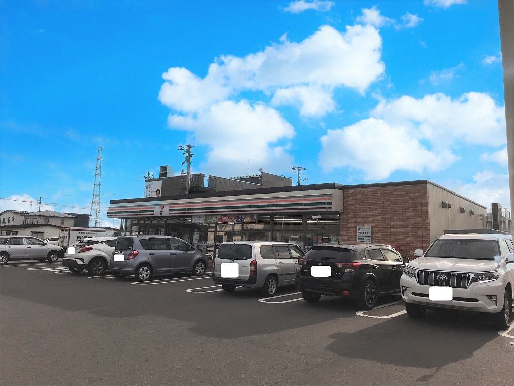 コンビニ　セブンイレブン 八戸下長3丁目店（コンビニ）まで327m