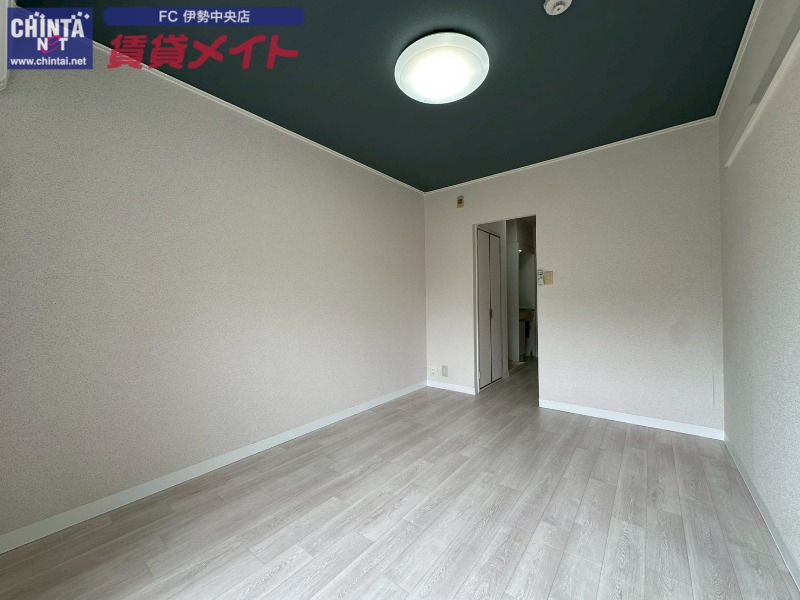 居室・リビング　同物件別部屋の写真