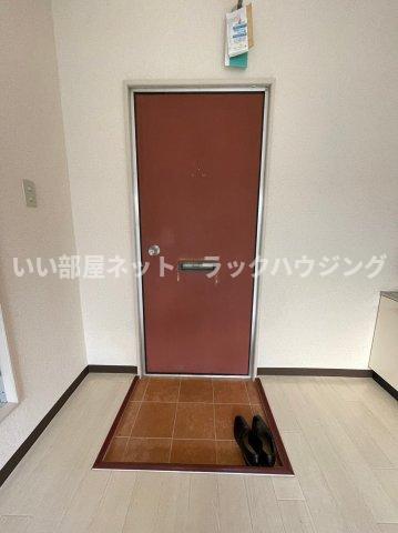 玄関　【お部屋探しはラックハウジングにお問合せ下さいませ】