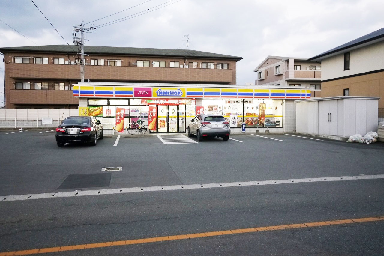 コンビニ　ミニストップ新宮下府店（コンビニ）まで295m