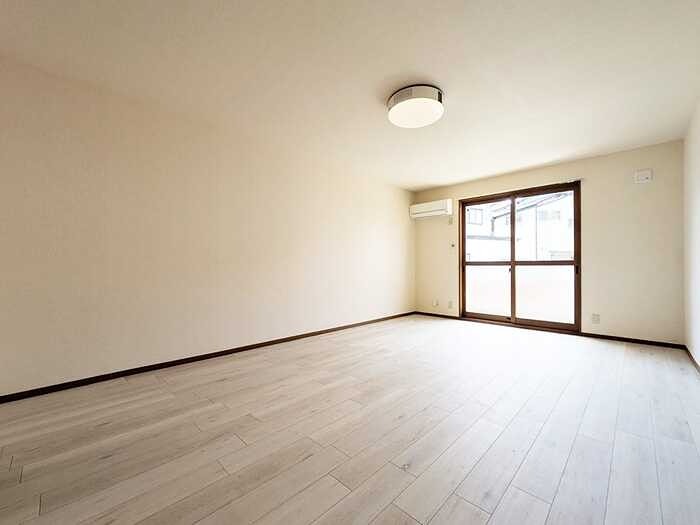 居室・リビング　明るいお部屋です。