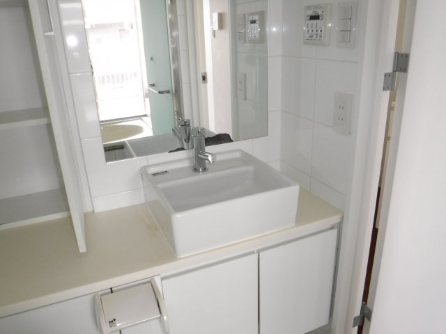 洗面設備　他のお部屋の参考写真となります。