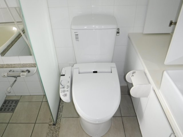 トイレ　他のお部屋の参考写真となります。