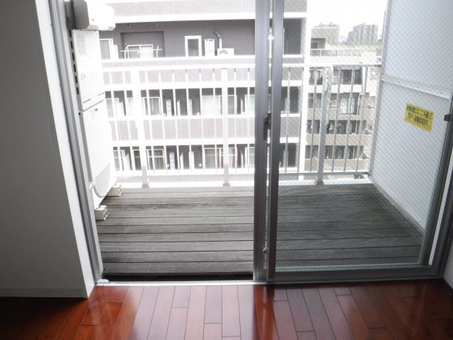 バルコニー　他のお部屋の参考写真となります。