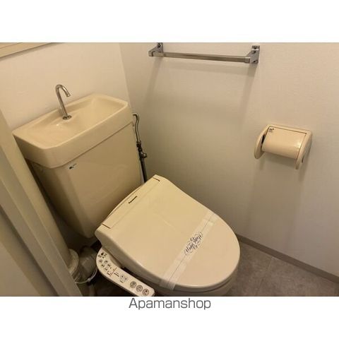アーバンドエル新栄のトイレ写真