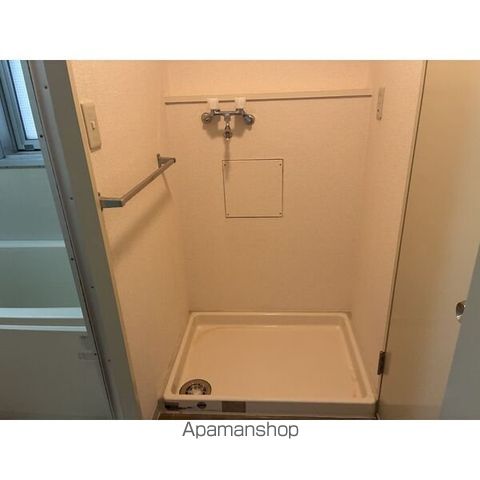 アーバンドエル新栄の居間写真