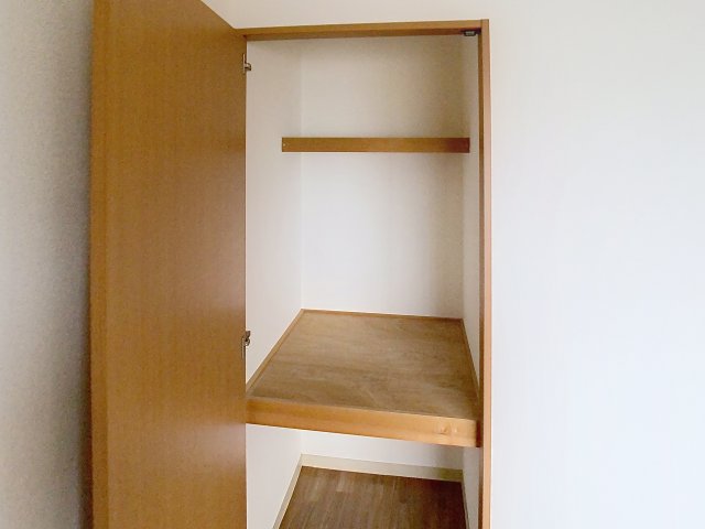収納　掲載写真は同型モデルを掲載しており実際のお部屋と仕様等が異な