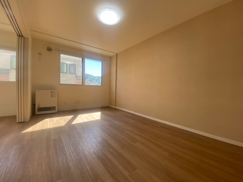 居室・リビング　広くてキレイなお部屋が広がっていて、充実した生活が送れそう。