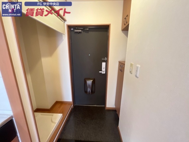 玄関　同物件別室画像