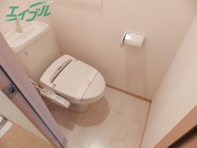 トイレ　同建物別部屋写真です