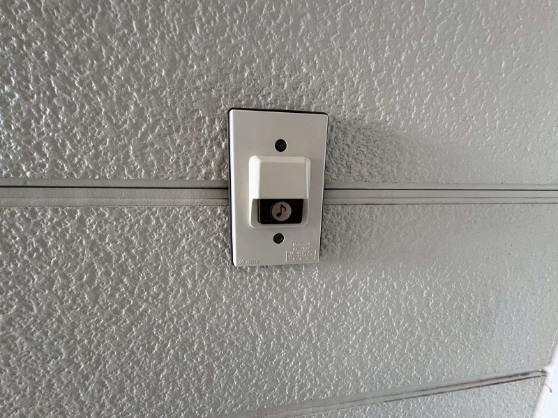セキュリティ　来客時にはこちらのチャイムで知らせてくれます。