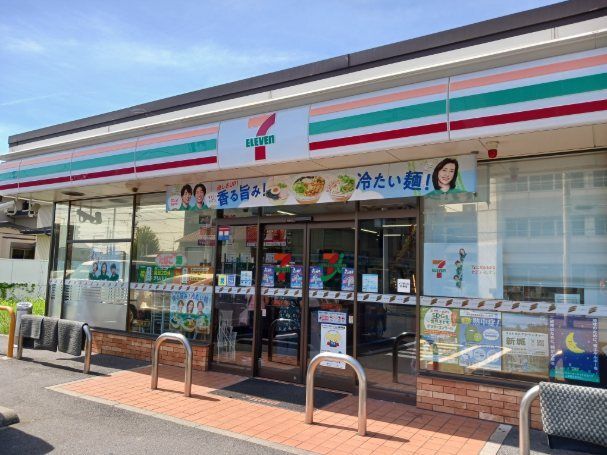 コンビニ　セブンイレブン（コンビニ）まで350m