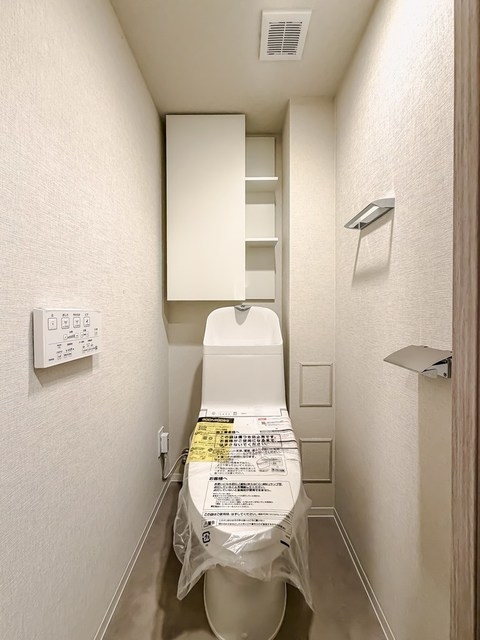 トイレ　※写真は同タイプ住戸です。