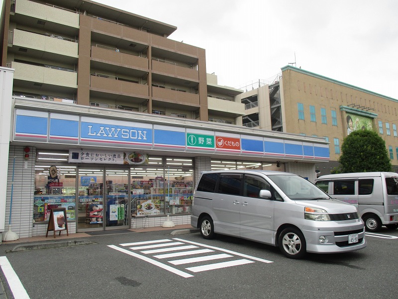 コンビニ　ローソン　戸塚下倉田町店（コンビニ）まで2023m