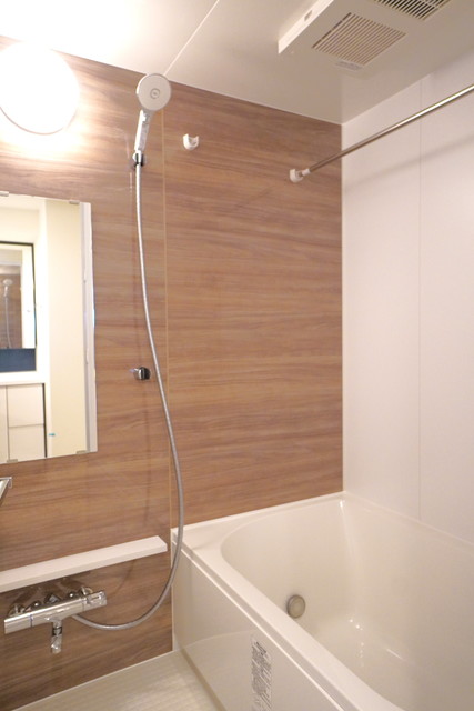 バス・シャワールーム　※写真は同タイプ住戸です。