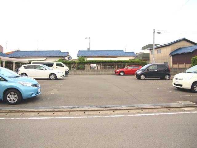 駐車場　駐車場完備です