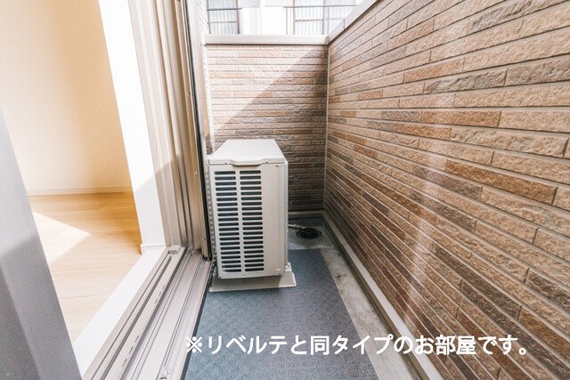 バルコニー　開放的で明るい空間を演出してくれるバルコニーです