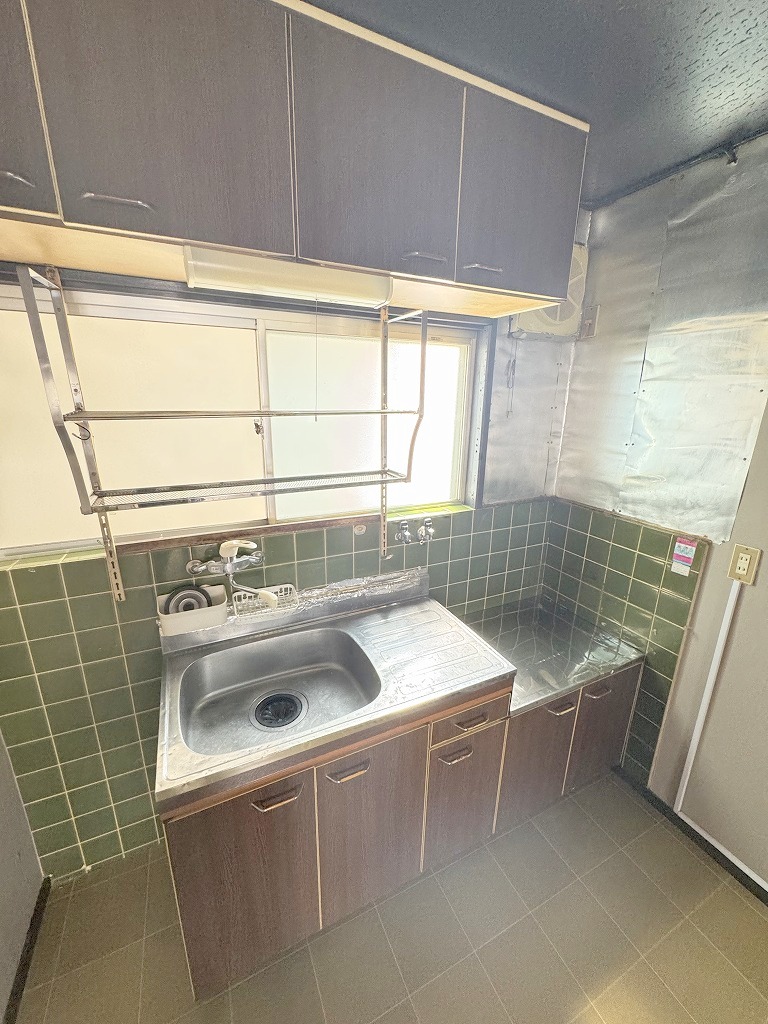 近鉄奈良線 瓢箪山駅 徒歩20分 3階建 築43年のキッチン写真