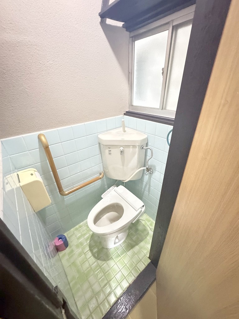 近鉄奈良線 瓢箪山駅 徒歩20分 3階建 築43年のトイレ写真