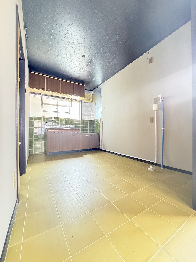 近鉄奈良線 瓢箪山駅 徒歩20分 3階建 築43年の居間写真