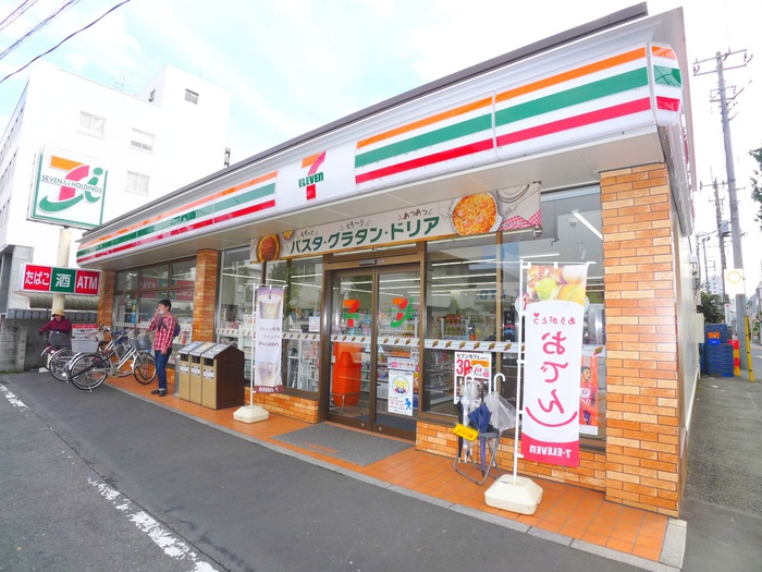 コンビニ　セブンイレブン（コンビニ）まで400m