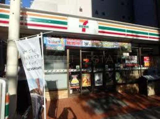 コンビニ　セブンイレブン大阪道修町1丁目店（コンビニ）まで394m