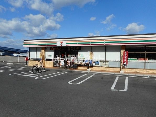 コンビニ　セブンイレブン津田浜の町店（コンビニ）まで769m