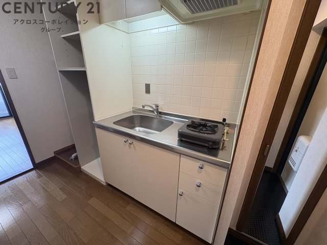 キッチン　壁付けキッチンでスペースを最大限有効活用できます！