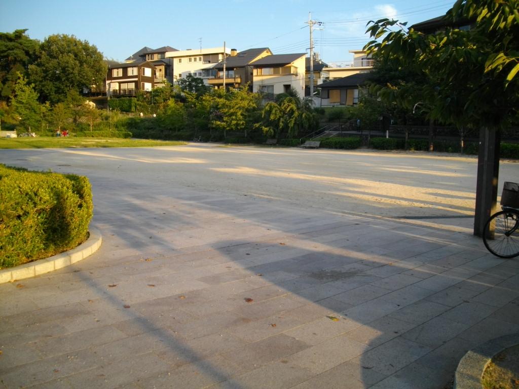 公園　震災記念碑公園（公園）まで783m
