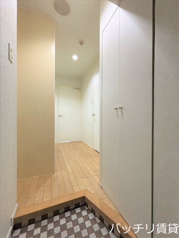 玄関　類似写真使用のため、現状優先。