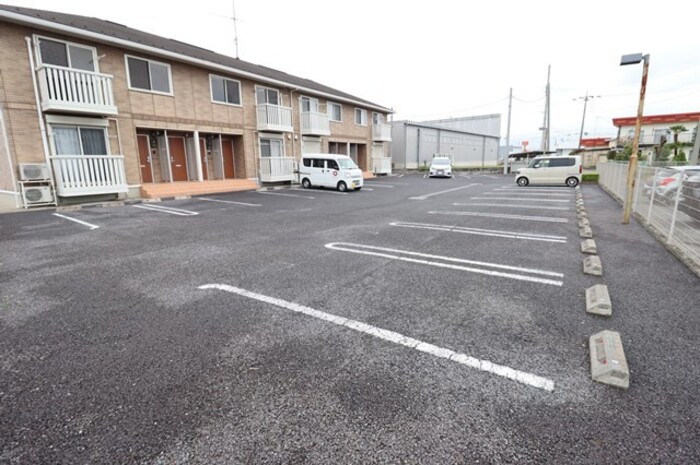 駐車場　駐車場