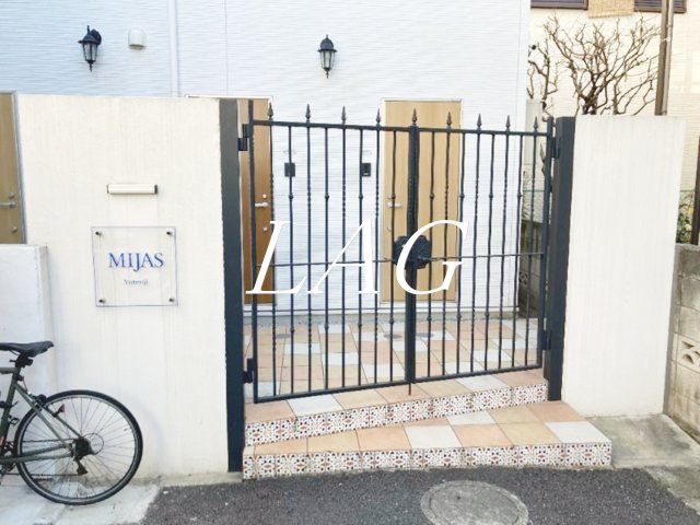 エントランス　門・扉です。
