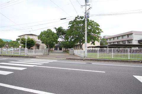 中学校　中津市立城北中学校（中学校）まで1862m