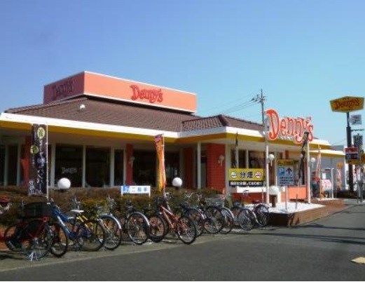 コンビニ　デニーズ 上用賀店（コンビニ）まで584m