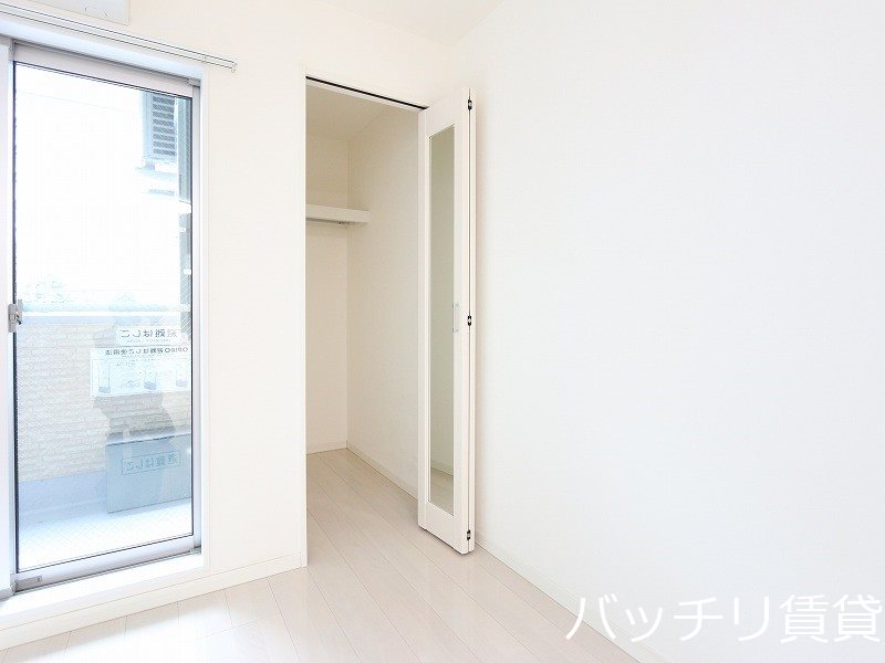収納　別号室タイプの為、現状を優先致します。