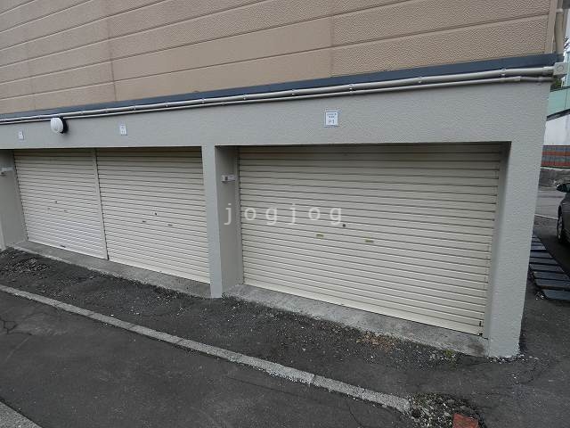 駐車場　車庫
