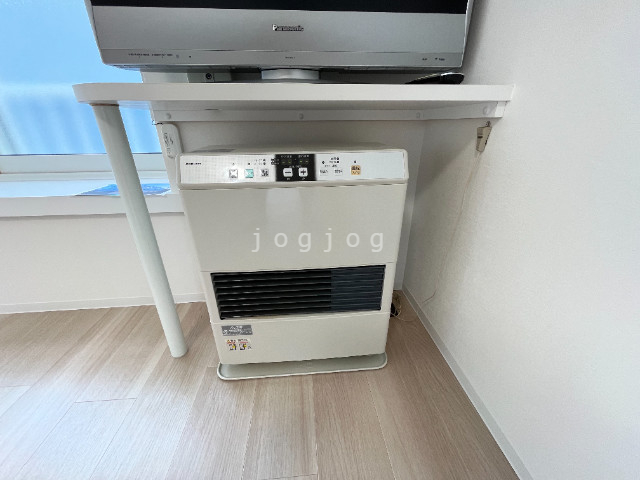 その他設備　灯油ＦＦ式ストーブ
