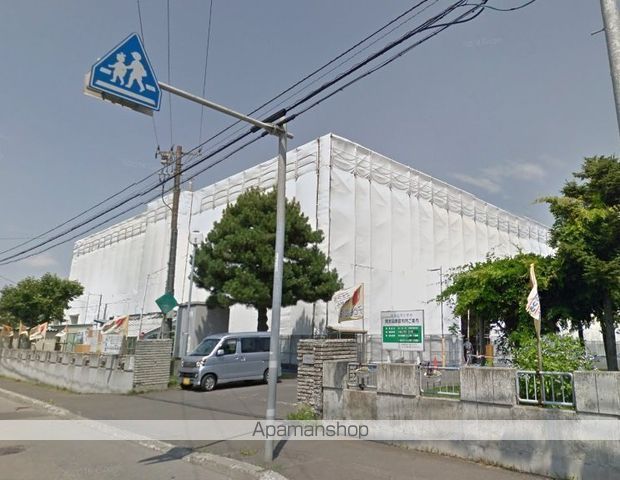小学校　新琴似西小（小学校）まで358m