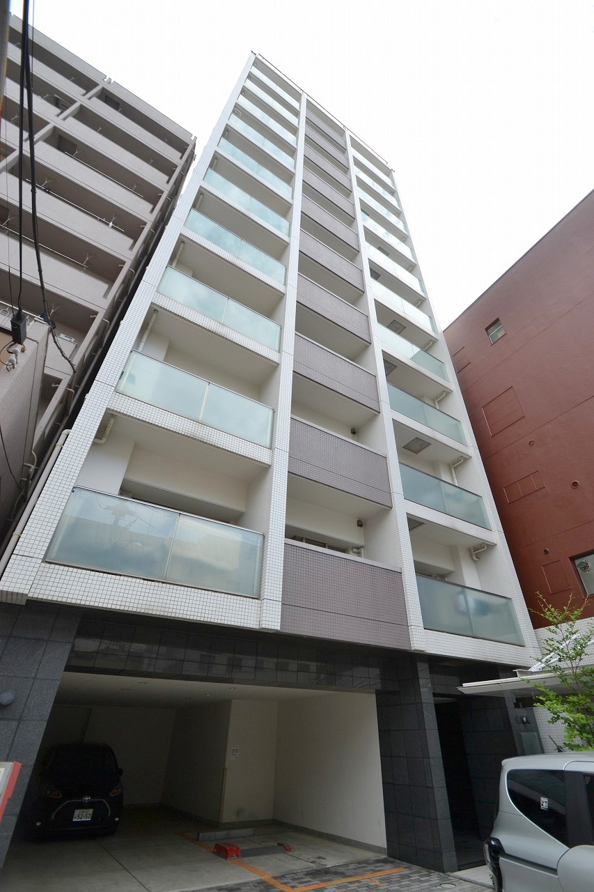 建物外観　オートロック付の分譲賃貸マンション