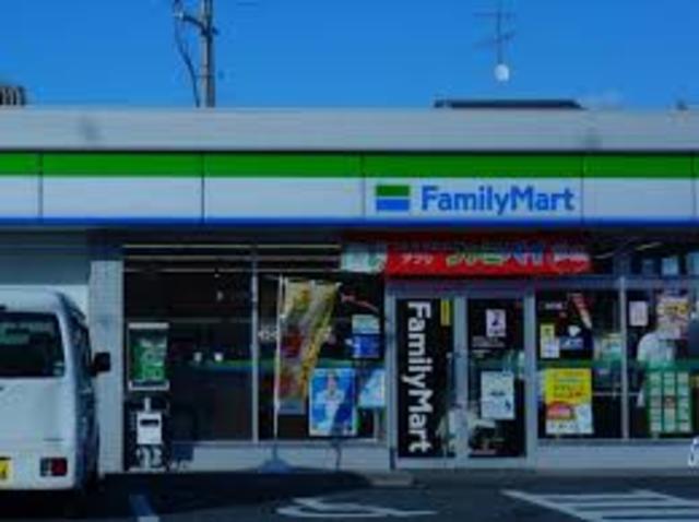 コンビニ　ファミリーマート河内長野松ヶ丘店（コンビニ）まで539m