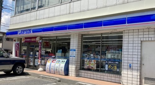 コンビニ　ローソン 田園調布一丁目店（コンビニ）まで675m