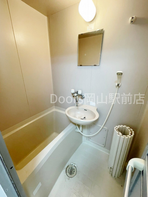バス・シャワールーム　別のお部屋の写真