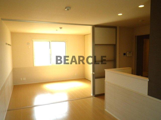 その他部屋・スペース　落ち着いて過ごせるお部屋なので、寝室にいかがでしょうか
