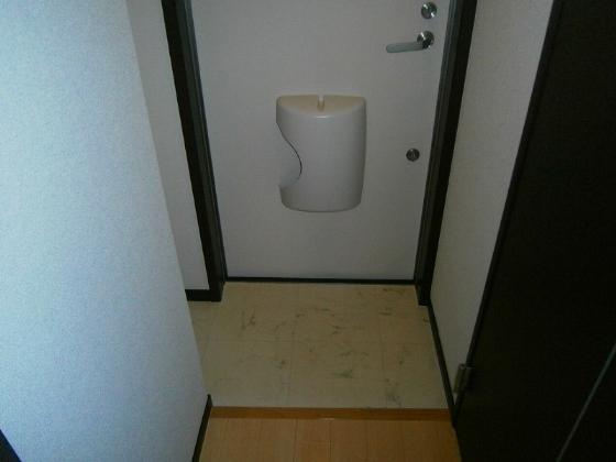玄関　収納もある玄関です