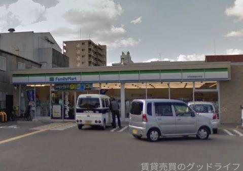 コンビニ　ファミリーマート吉祥院這登中町店（コンビニ）まで571m