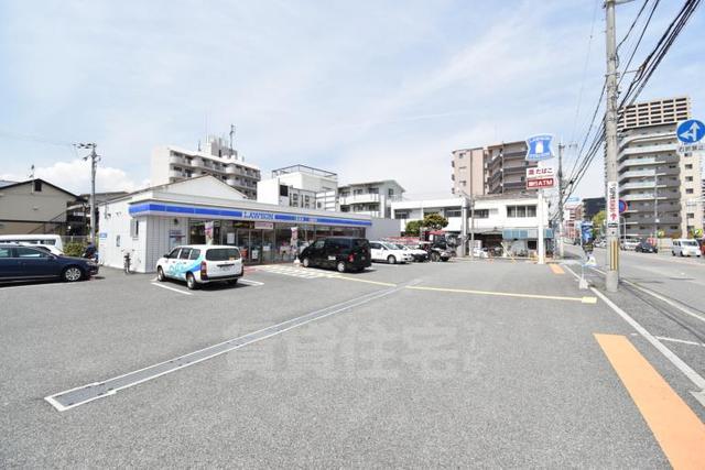 コンビニ　ローソン　尼崎西立花町三丁目店（コンビニ）まで562m
