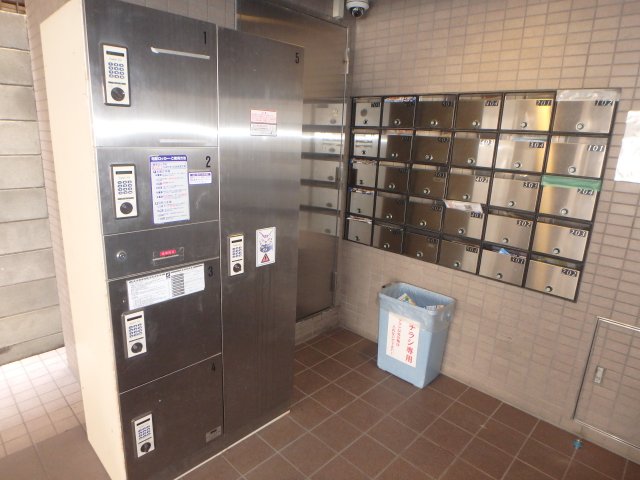 エントランス　他のお部屋の参考写真となります。