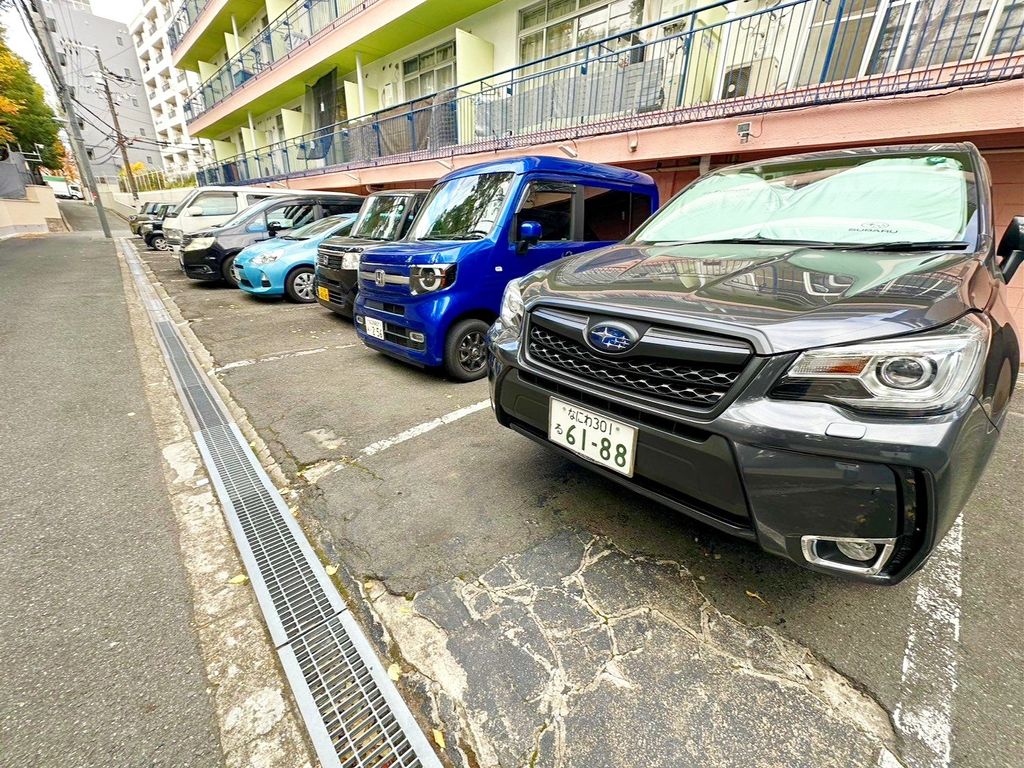 駐車場　駐車場