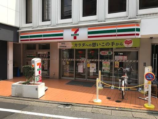 コンビニ　セブンイレブン 世田谷下北沢駅前店（コンビニ）まで245m